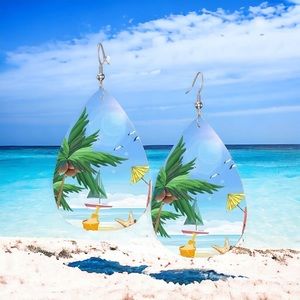 1 pair Hawaii faux leather tear drop shape dangle earrings 
Faux fashion jewelry
